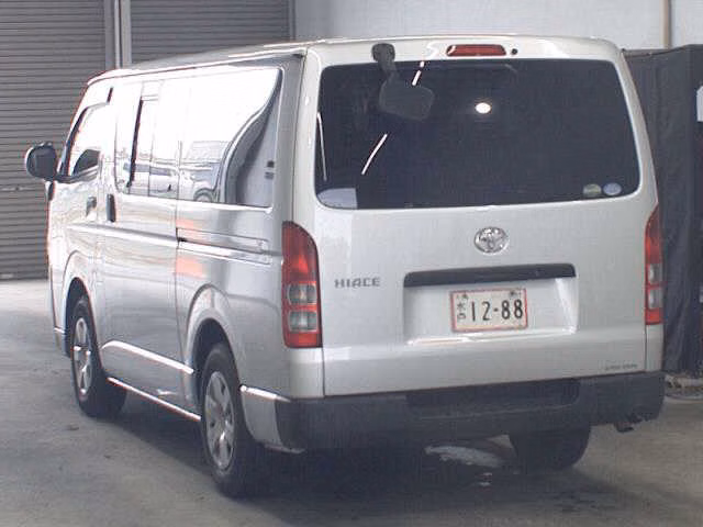 TOYOTA REGIUS ACE