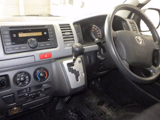 TOYOTA REGIUS ACE