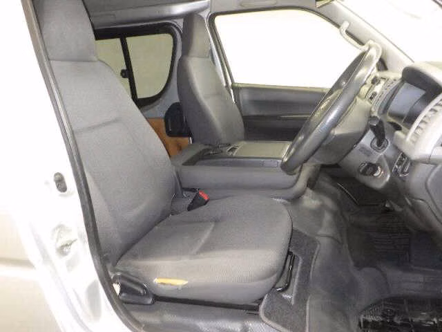 TOYOTA REGIUS ACE