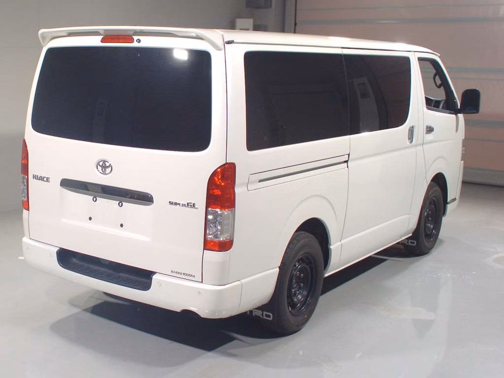 TOYOTA REGIUS ACE
