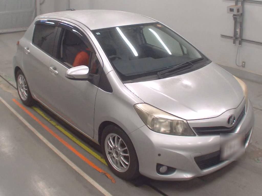 TOYOTA VITZ