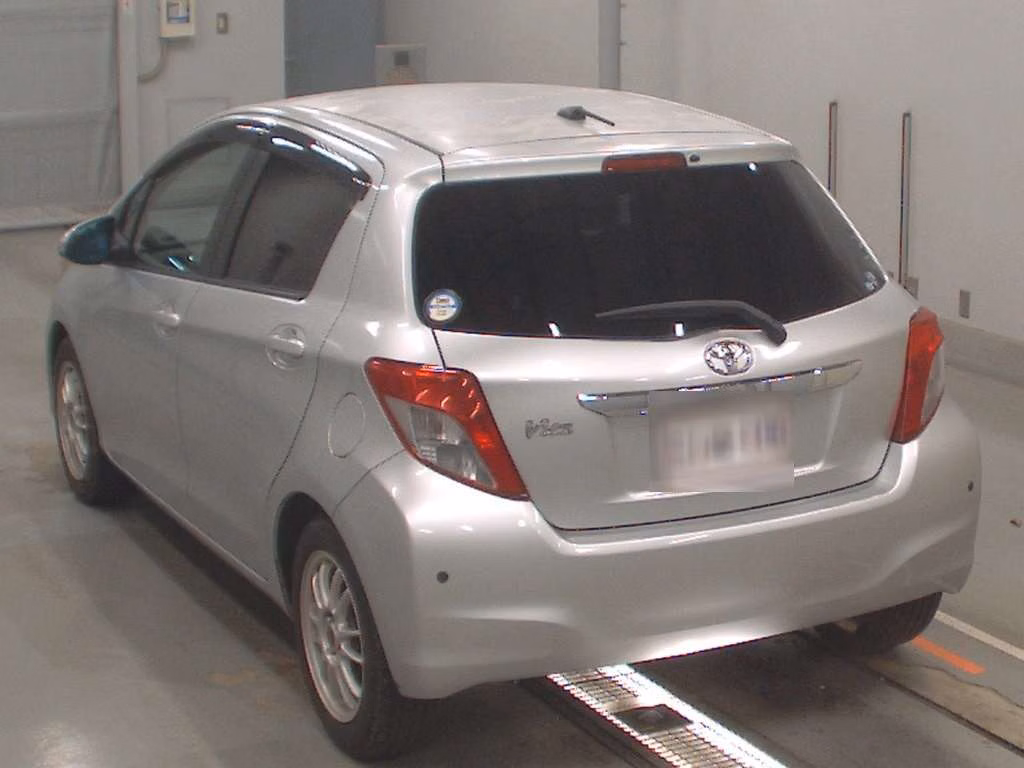 TOYOTA VITZ