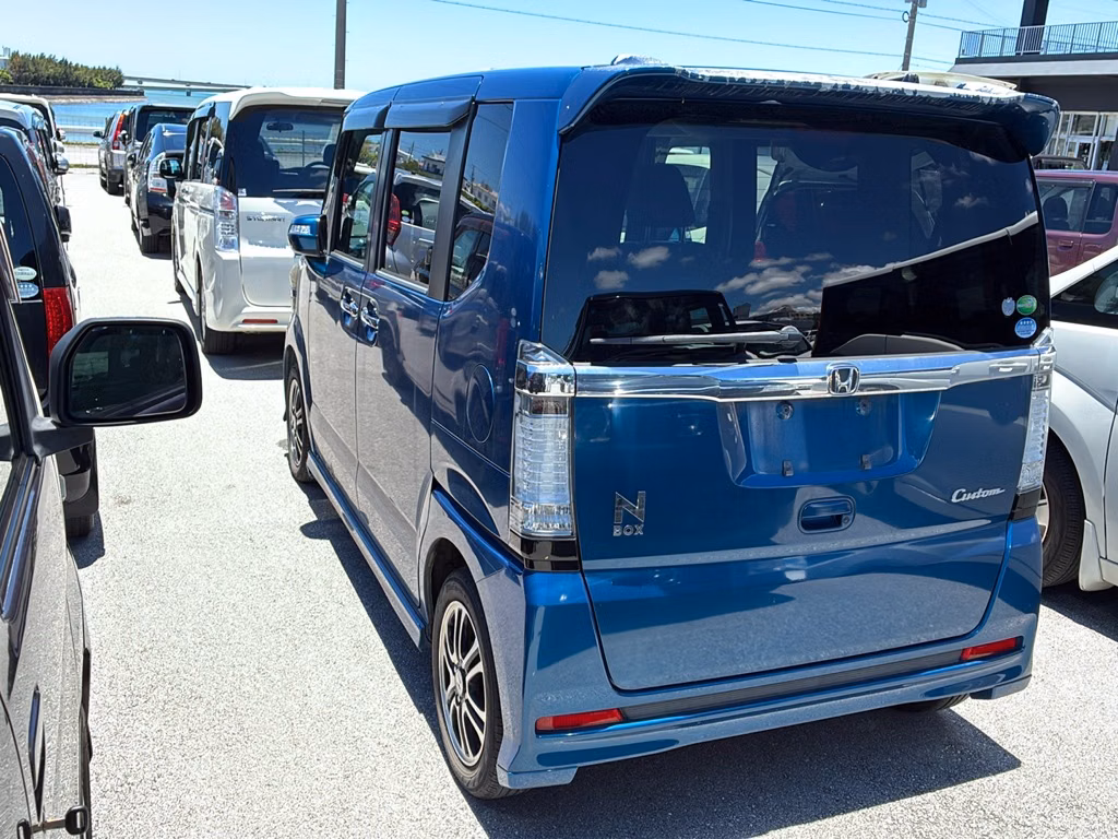 HONDA N-BOX