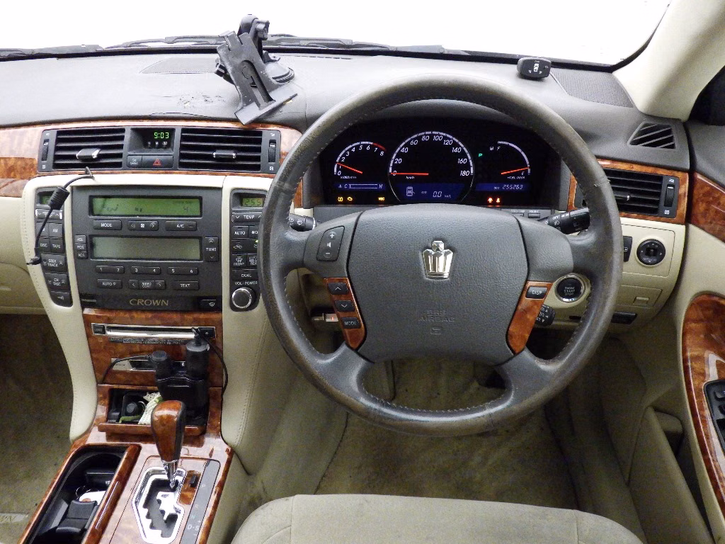 TOYOTA CROWN