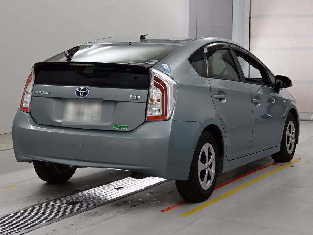 TOYOTA PRIUS