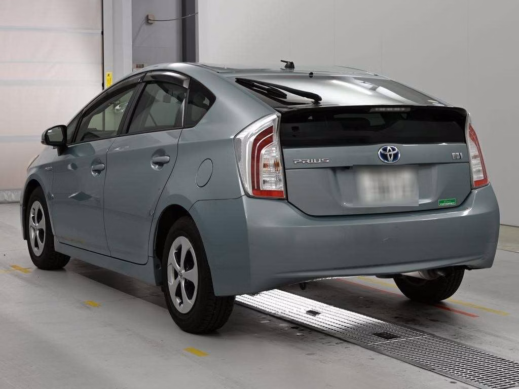 TOYOTA PRIUS