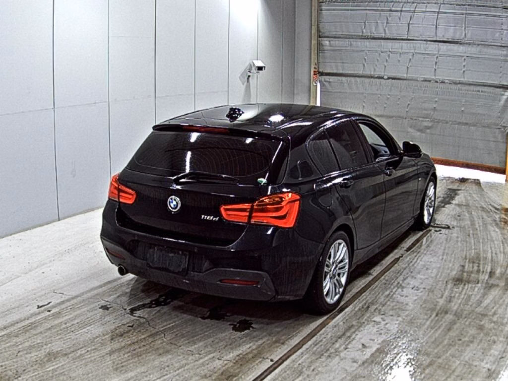 BMW 1-SERIES