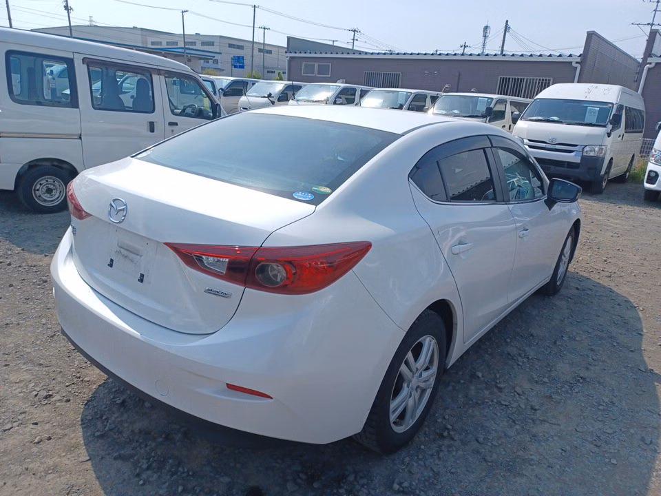 MAZDA AXELA