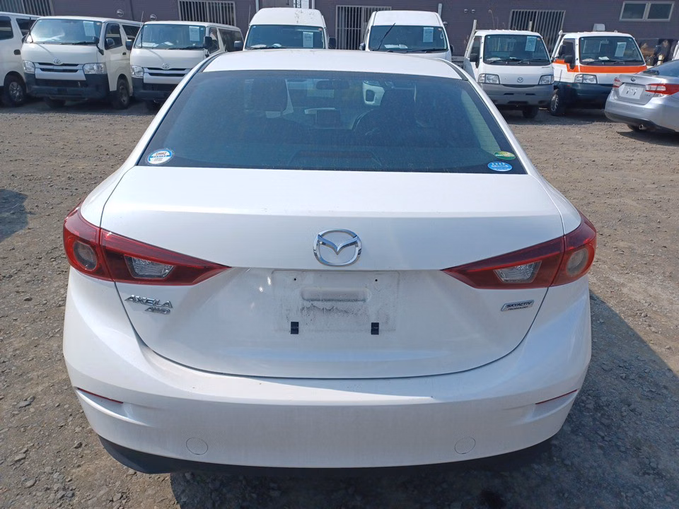 MAZDA AXELA