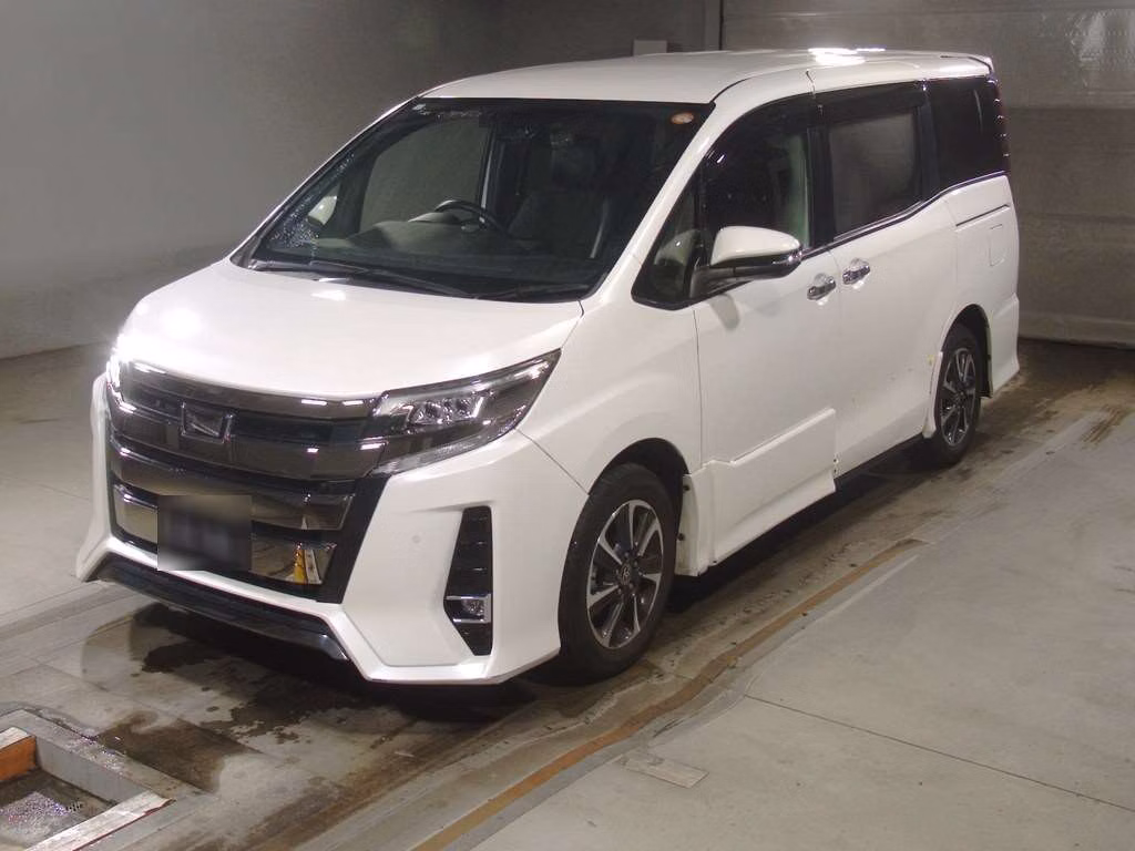 TOYOTA NOAH