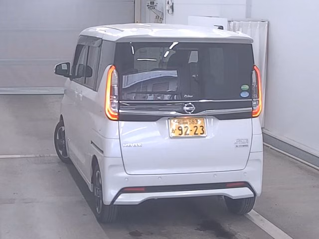 NISSAN ROOX