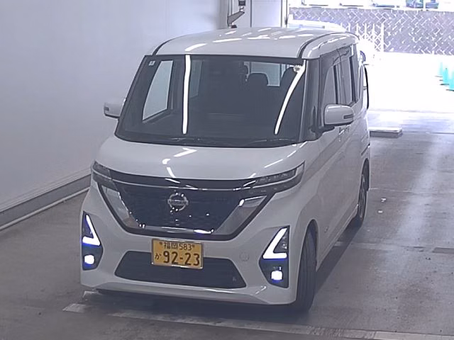 NISSAN ROOX
