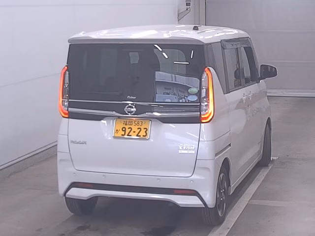 NISSAN ROOX