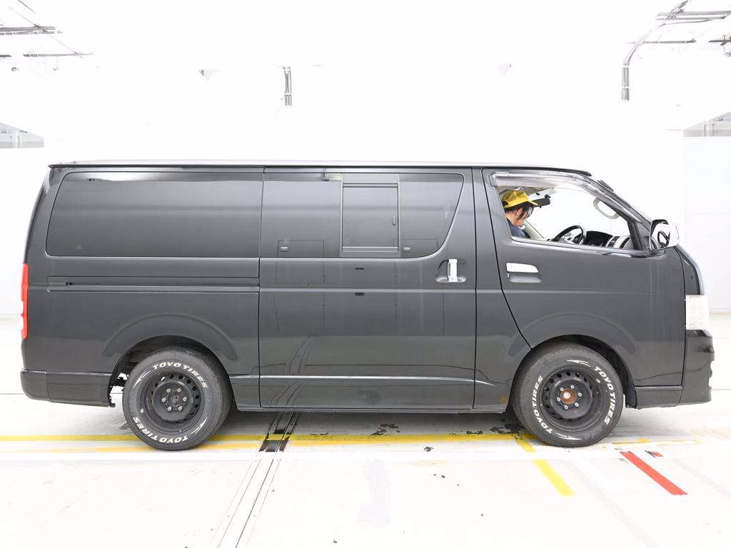 TOYOTA REGIUS ACE