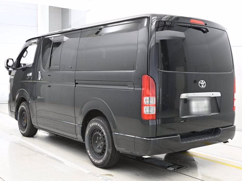 TOYOTA REGIUS ACE