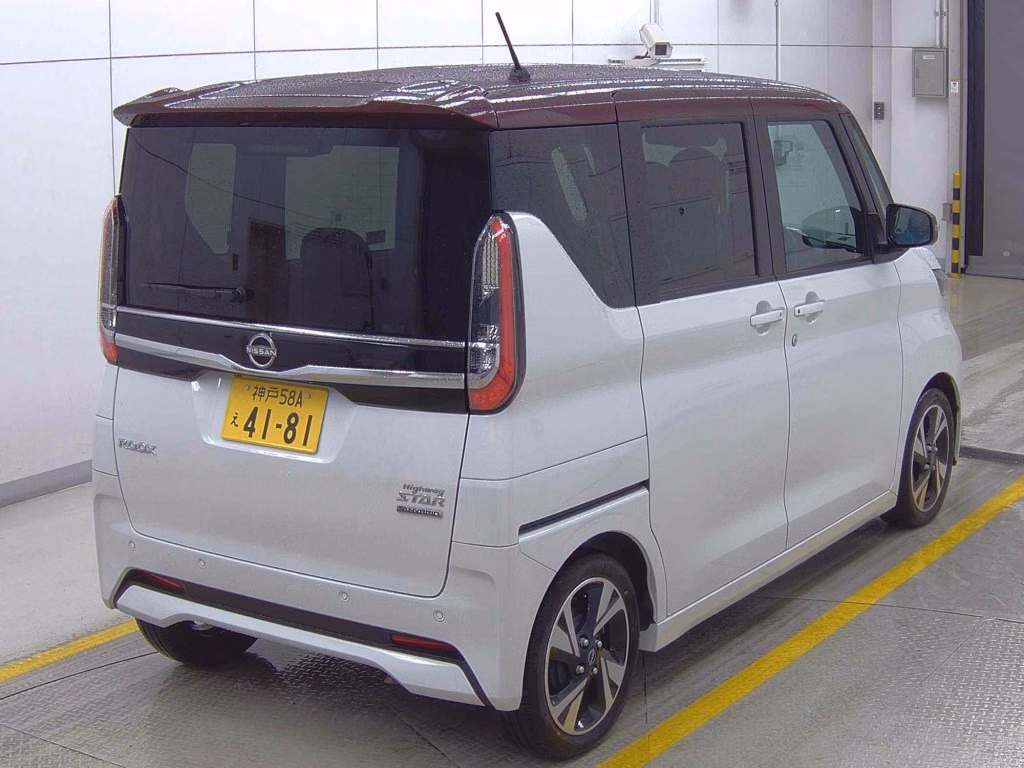 NISSAN ROOX