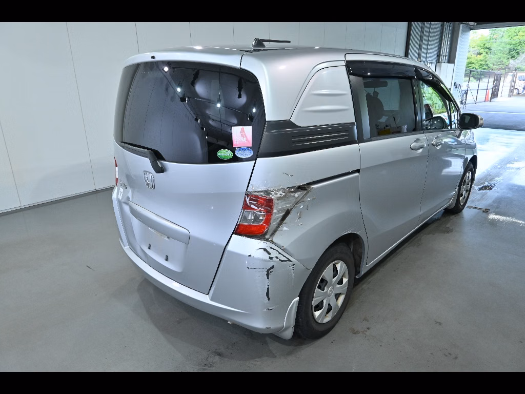 HONDA FREED SPIKE