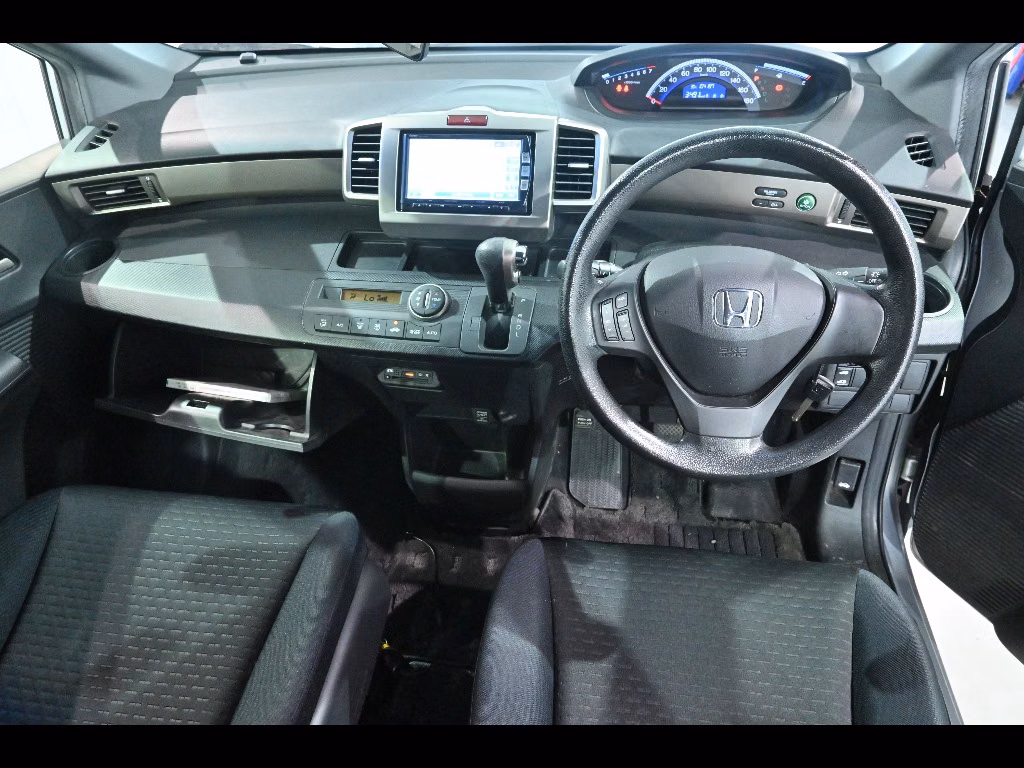 HONDA FREED SPIKE