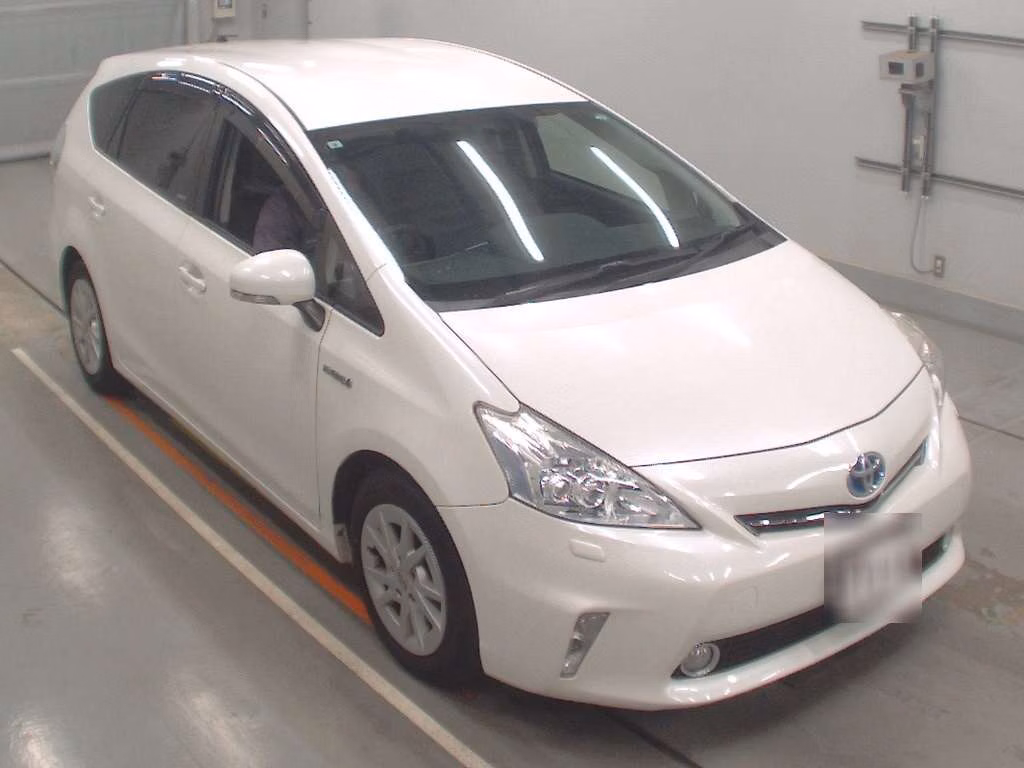 TOYOTA PRIUS ALPHA