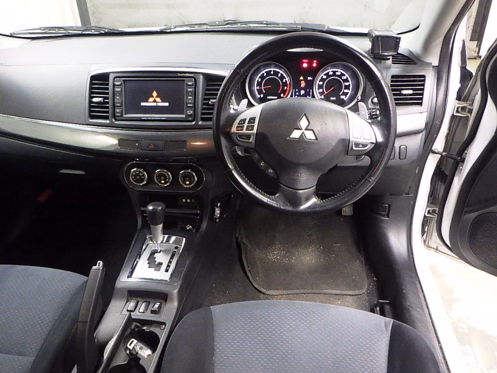 MITSUBISHI LANCER