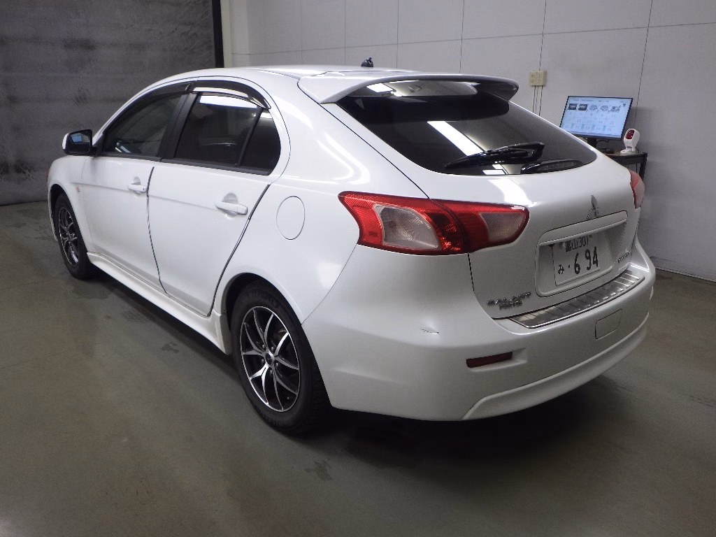 MITSUBISHI LANCER