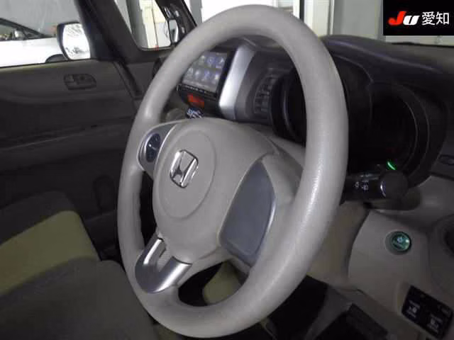HONDA N-BOX+