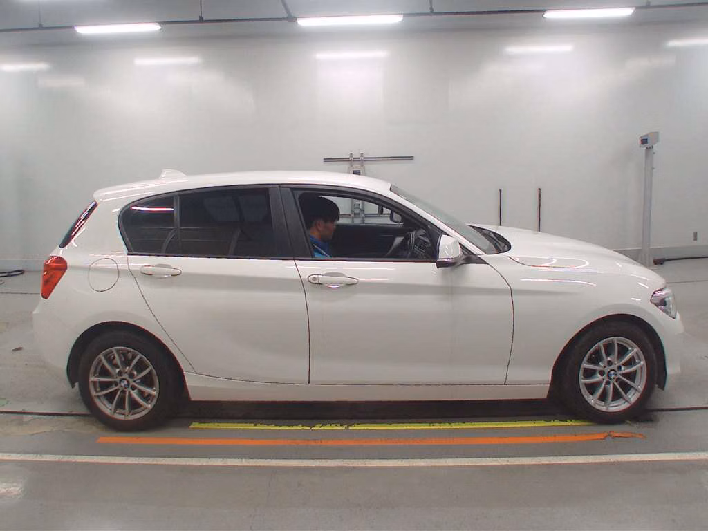 BMW 1-SERIES