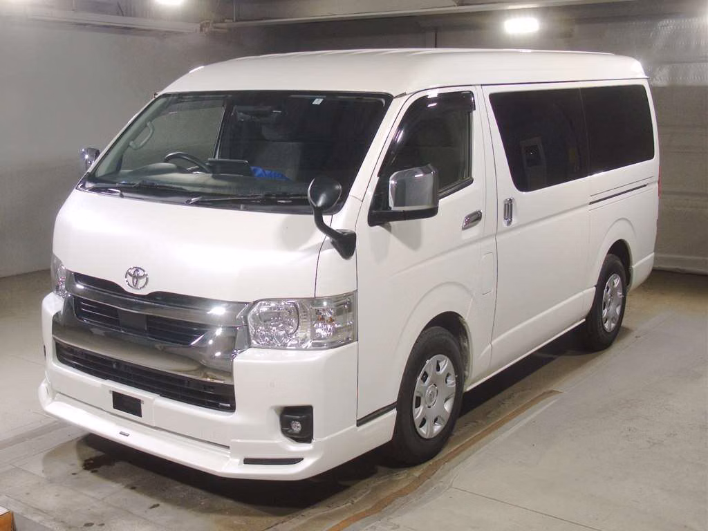 TOYOTA HIACE