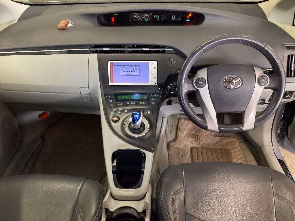 TOYOTA PRIUS