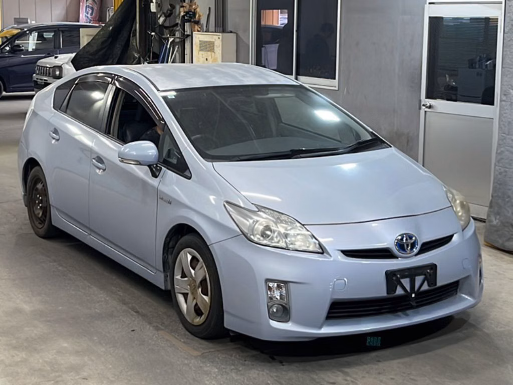 TOYOTA PRIUS