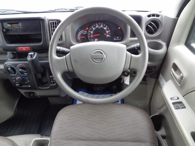 NISSAN NV100 CLIPPER