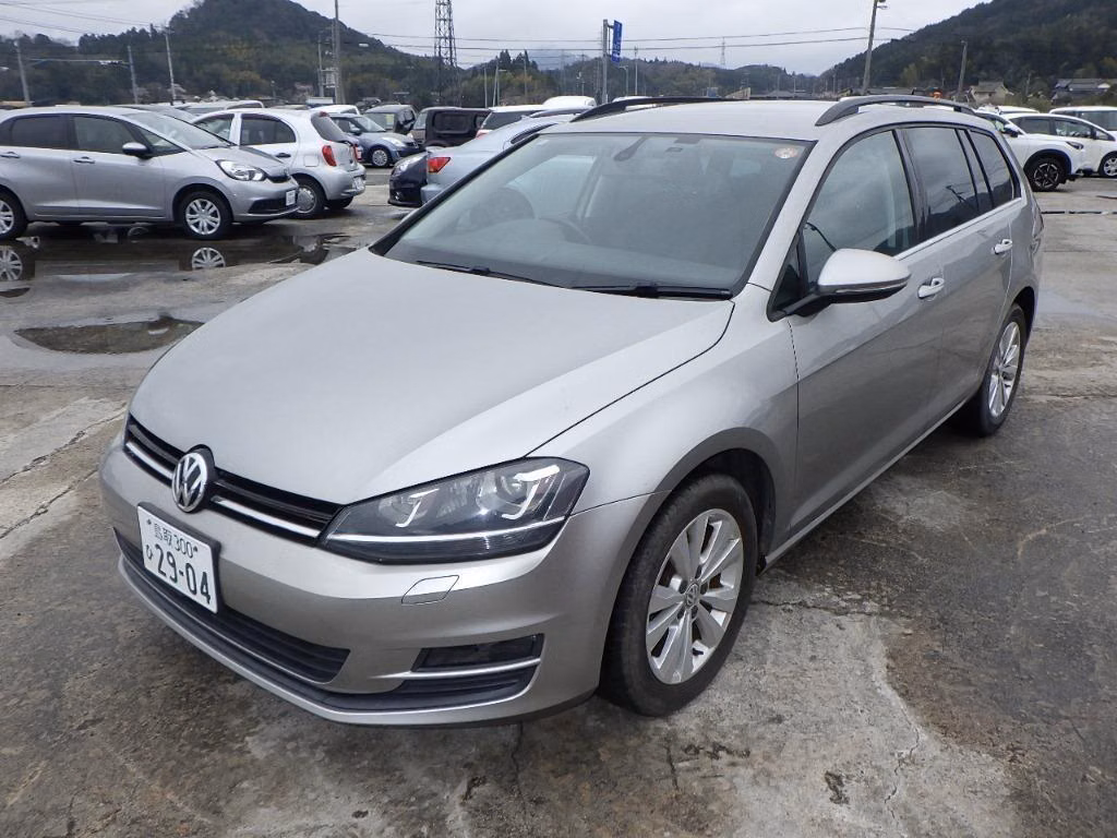 VOLKSWAGEN GOLF