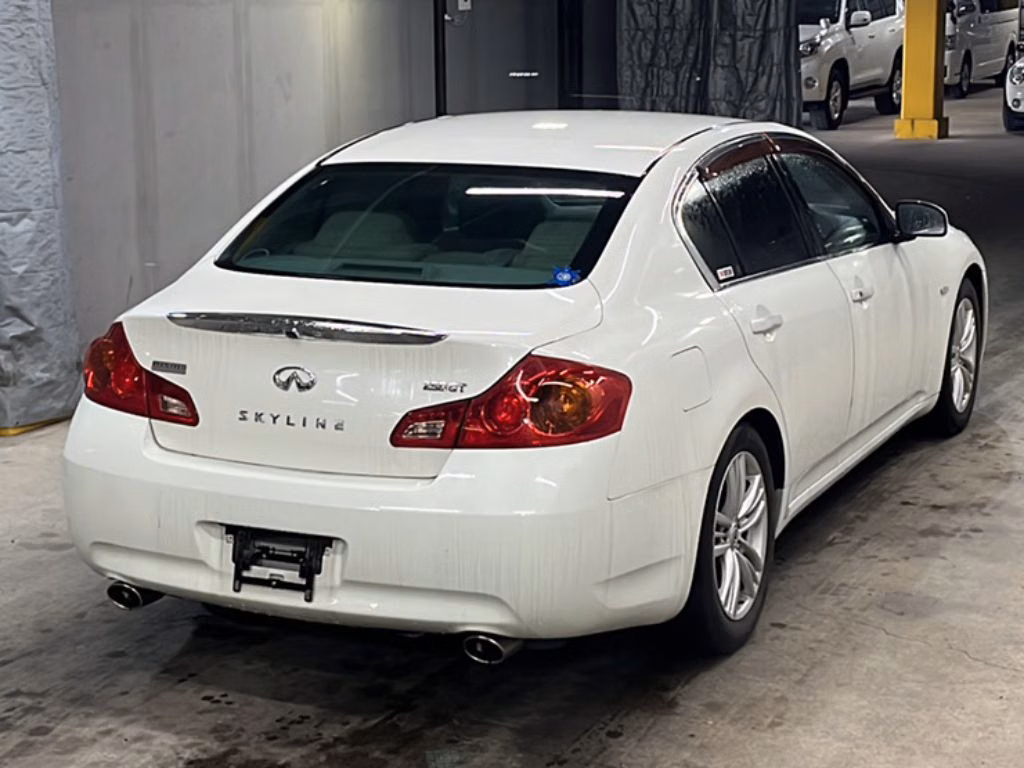 NISSAN SKYLINE