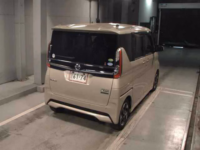 NISSAN ROOX