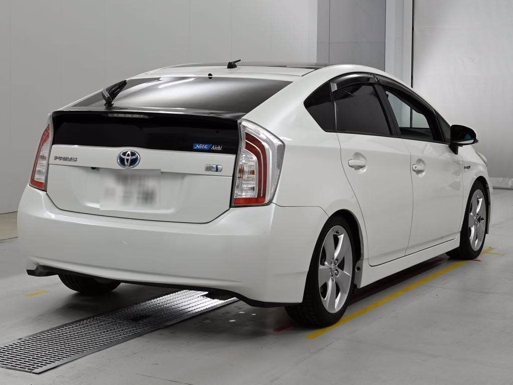 TOYOTA PRIUS