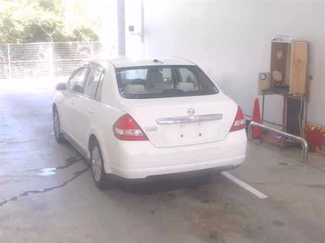 NISSAN TIIDA LATIO