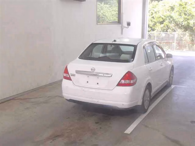 NISSAN TIIDA LATIO