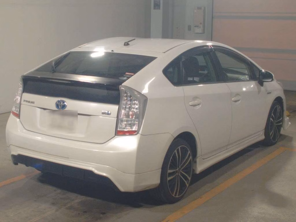 TOYOTA PRIUS