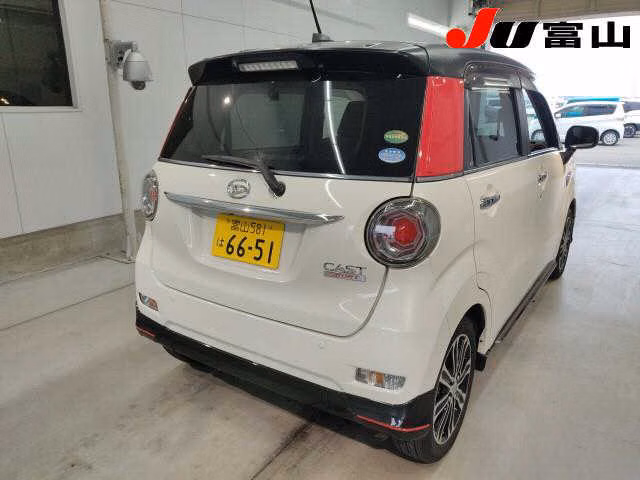 DAIHATSU CAST