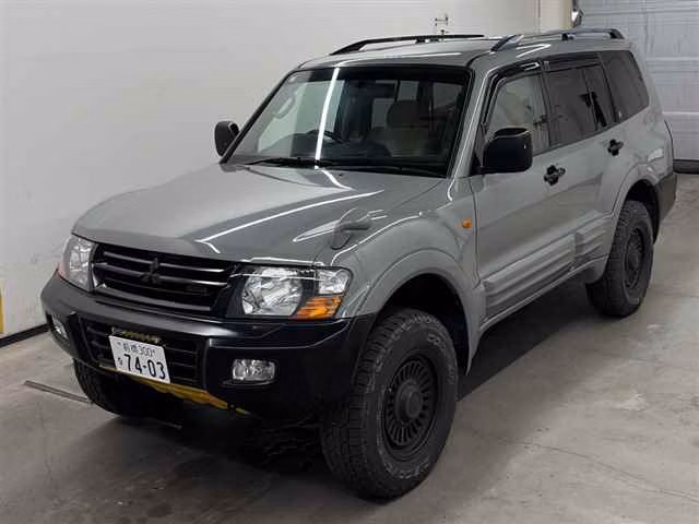 MITSUBISHI PAJERO