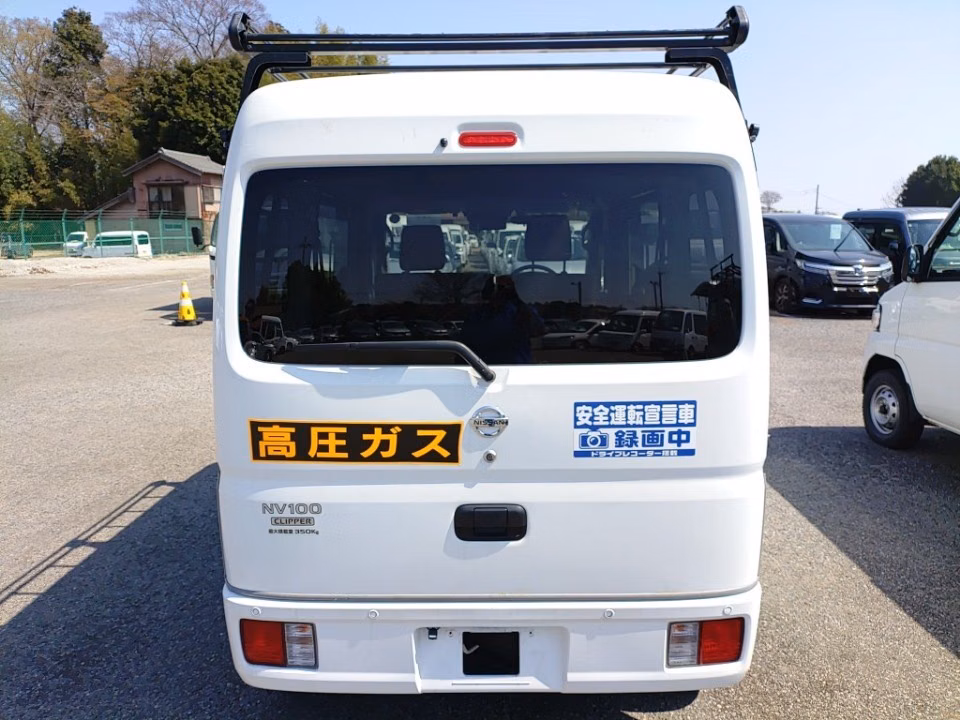 NISSAN NV100 CLIPPER