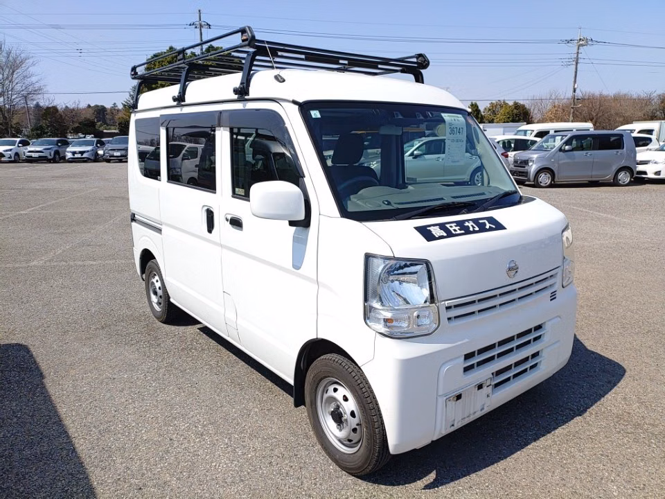 NISSAN NV100 CLIPPER