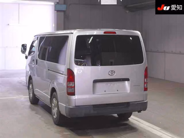 TOYOTA REGIUS ACE