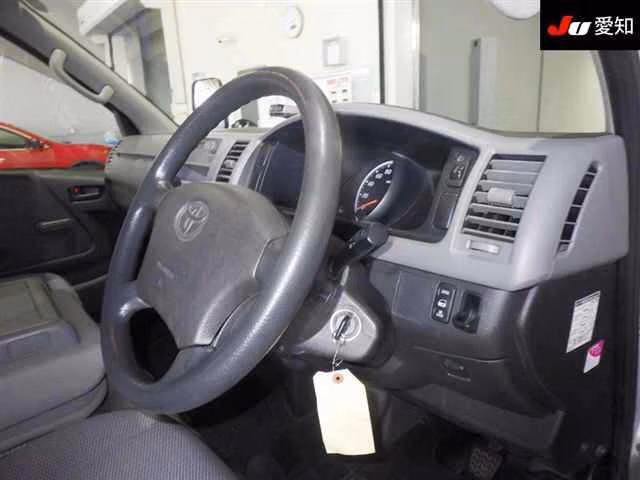 TOYOTA REGIUS ACE