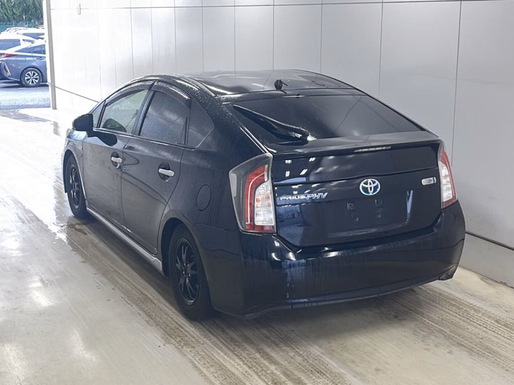 TOYOTA PRIUS PHV