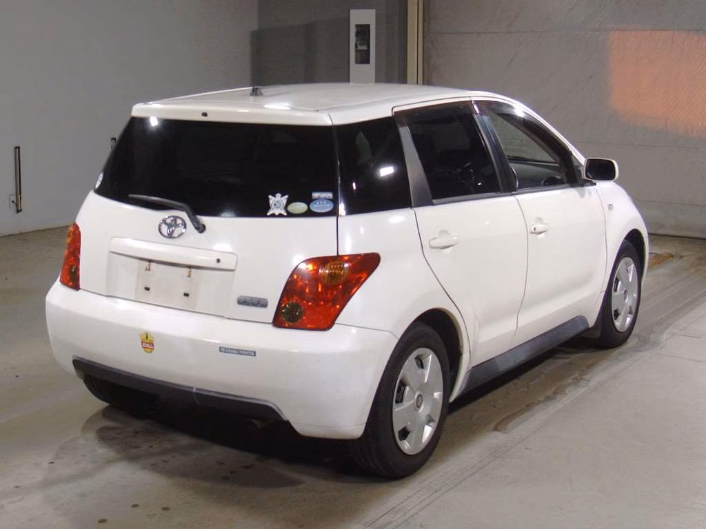 TOYOTA IST