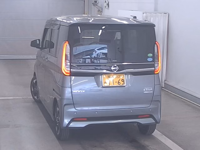 NISSAN ROOX
