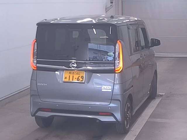 NISSAN ROOX