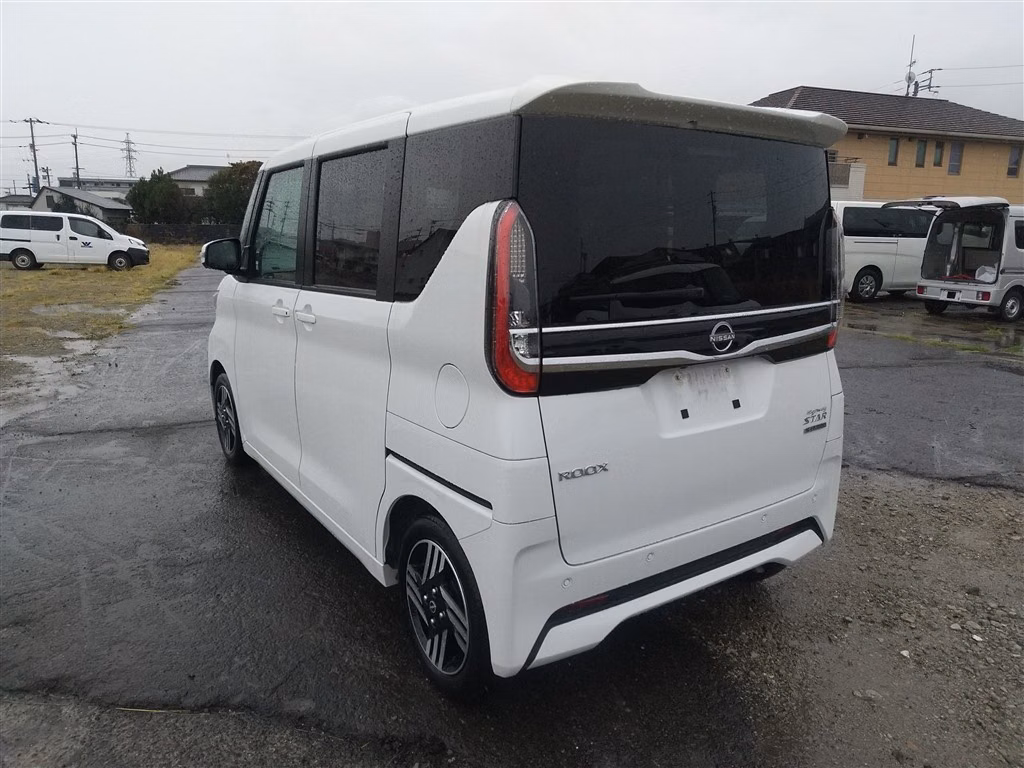 NISSAN ROOX