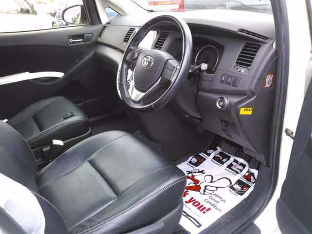 TOYOTA ISIS